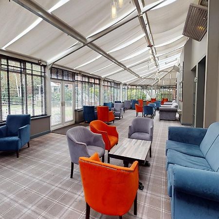 Village Hotel Chester St David'S エウロイ エクステリア 写真
