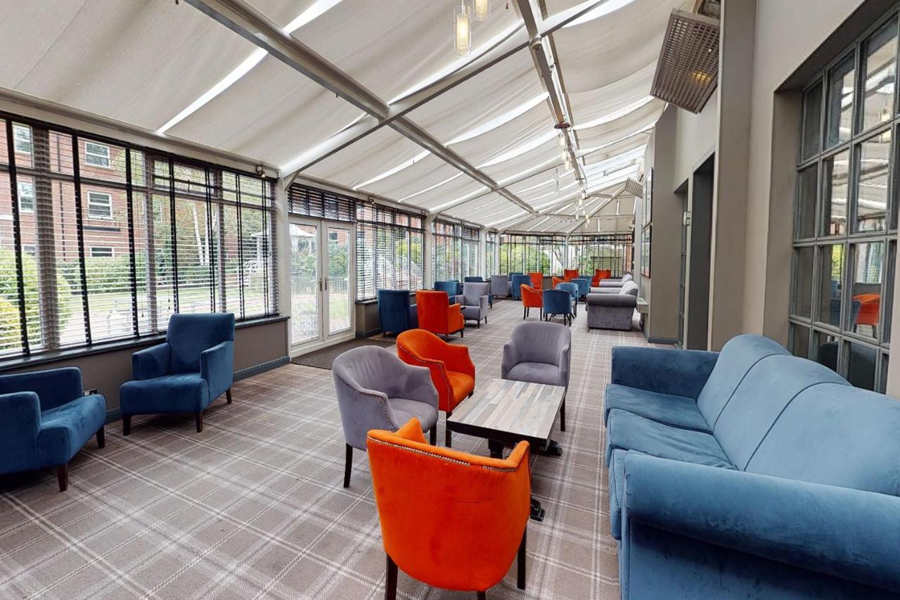 Village Hotel Chester St David'S エウロイ エクステリア 写真