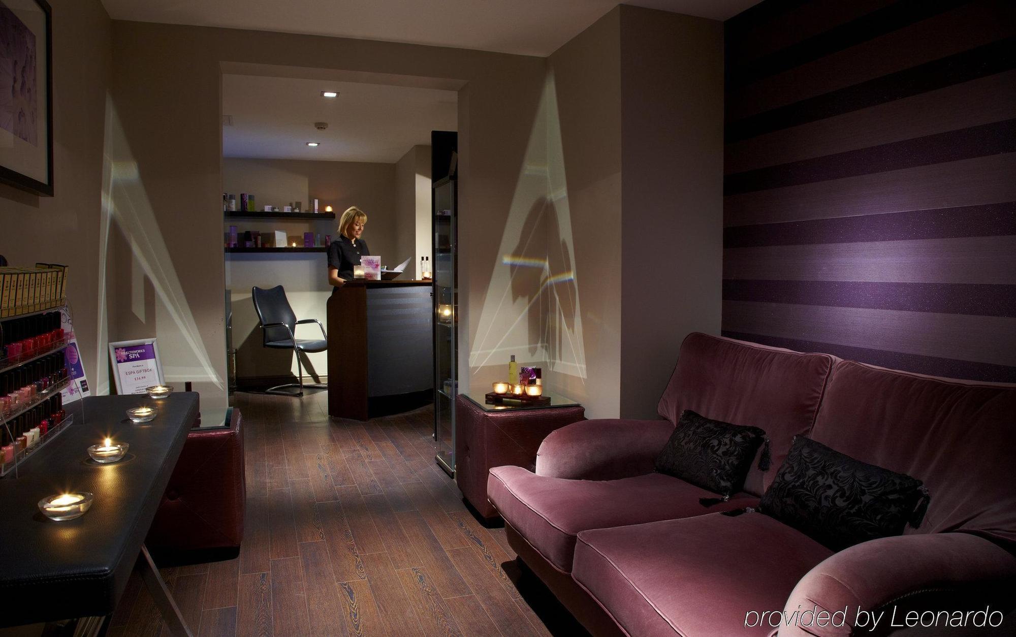 Village Hotel Chester St David'S エウロイ エクステリア 写真